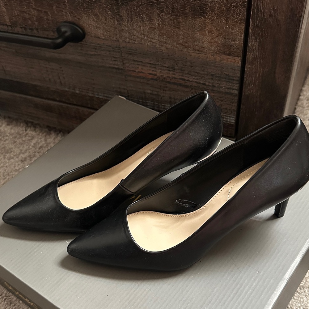 Liz Claiborne Classic Black Kitten Heels